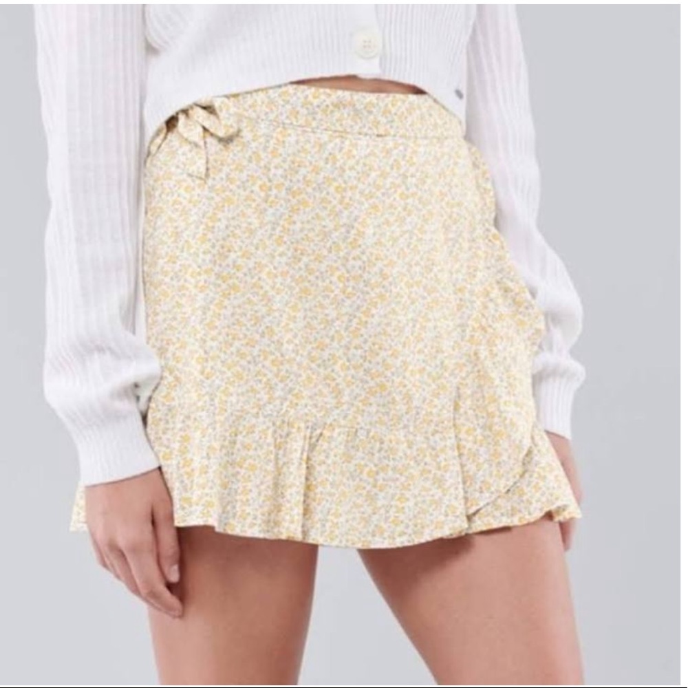 Hollister Co. women’s ultra high rise skirt